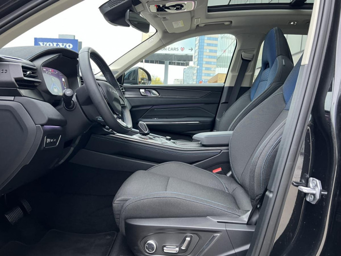 Lynk & Co 01 PHEV DCT Aut 1.maj.