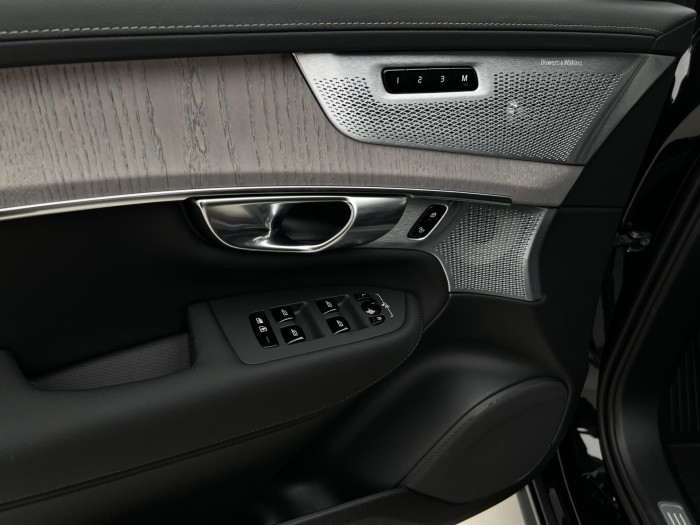 Volvo XC90 T8 AWD RECHARGE DARK ULTRA AUT