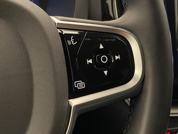 Volvo XC60 B5 AWD PLUS DARK AUT CZ 1.maj