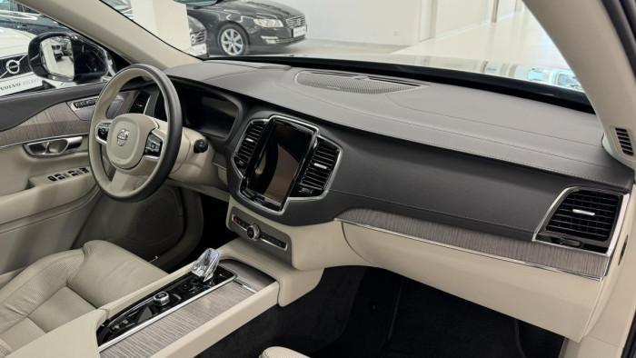 Volvo XC90 B5 AWD ULTIMATE AUT REZERVACE