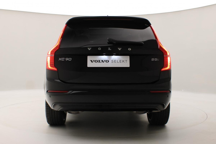 Volvo XC90 B5 AWD ULTIMATE REZERVACE