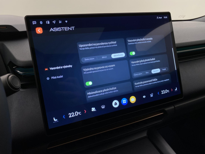 Lynk & Co 08 MORE PHEV