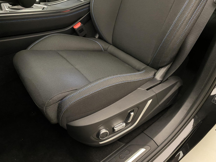 Lynk & Co 01 PHEV DCT AUT 1.maj REZERVACE