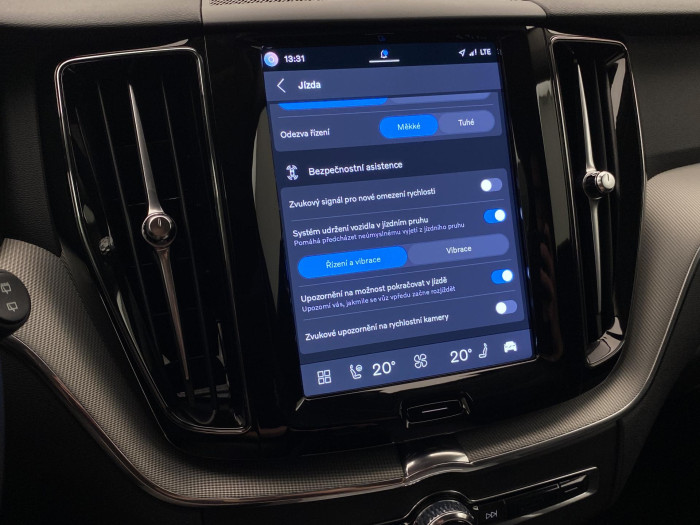 Volvo XC60 B5 AWD DARK PLUS AUT CZ