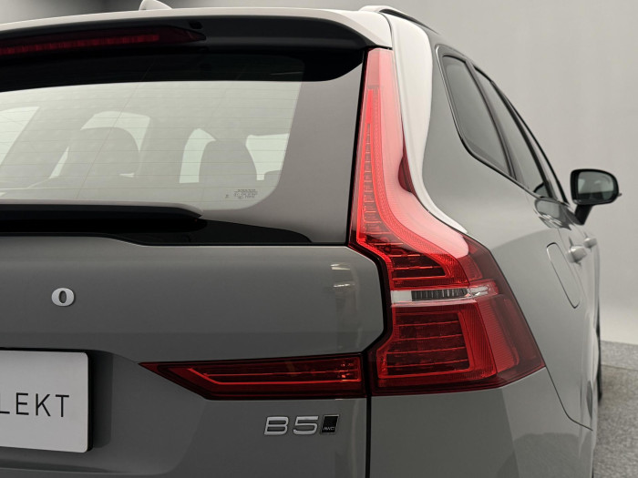 Volvo XC60 B5 AWD PLUS DARK CZ 1.maj