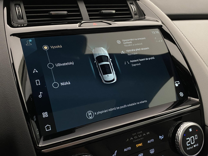 Jaguar E-Pace P250 SE  R-DYNAMIC REZERVACE 2.0 SE Dynamic