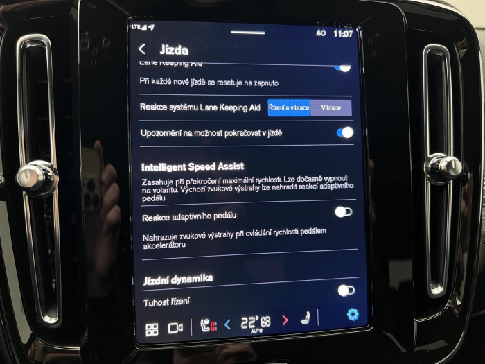 Volvo XC40 B3 ULTRA DARK AUT CZ 1.maj.