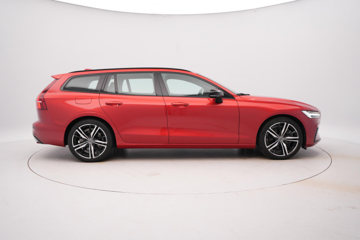 Volvo V60 T6 AWD RECHARGE R-DESIGN