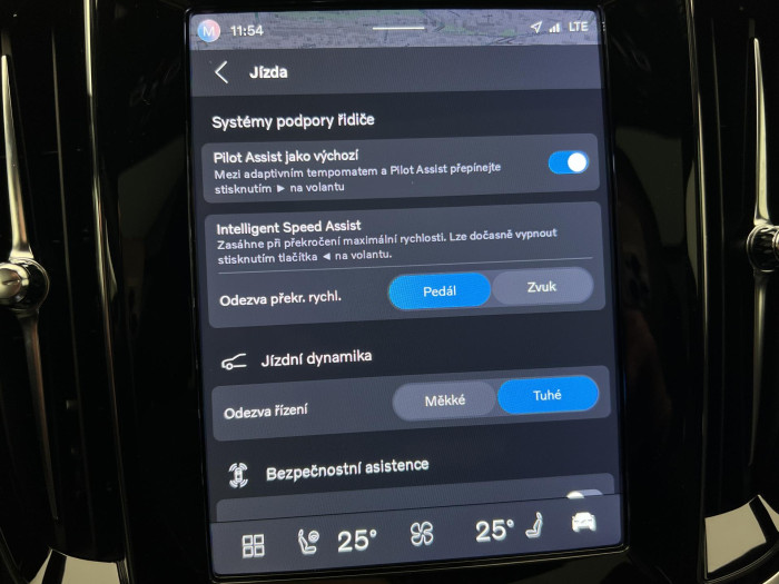 Volvo V60 B4 PLUS DARK AUT 1.maj.