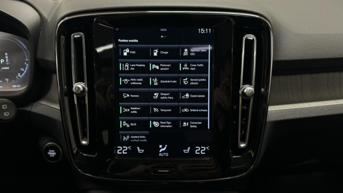 Volvo XC40 T5 RECHARGE REZERVACE