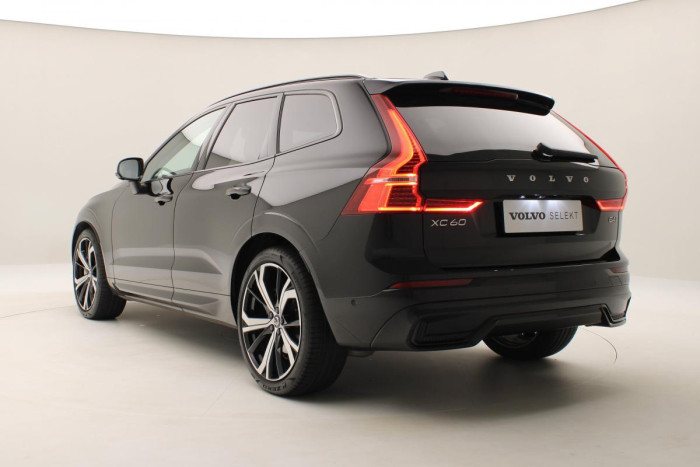 Volvo XC60 B4 AWD ULTIMATE DARK CZ 1.maj