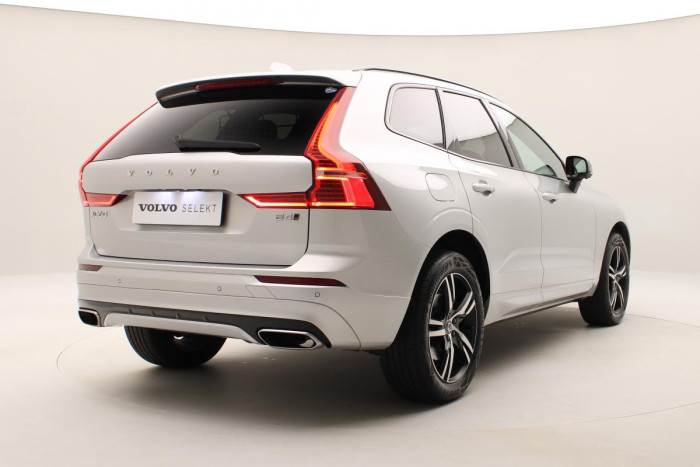 Volvo XC60 B4 AWD R-DESIGN AUT REZERVACE