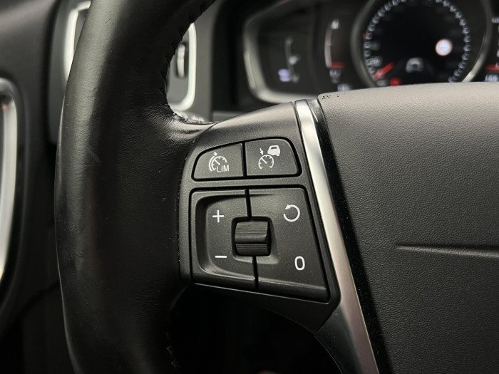 Volvo V60 CC D4 AWD SUMMUM AUT 2.4 d CC CC Summum