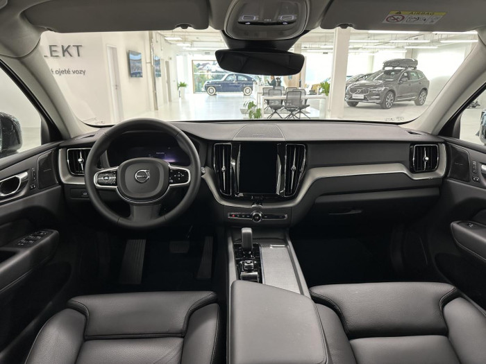 Volvo XC60 B4 AWD PLUS BRIGHT REZERVACE 2.0 Plus
