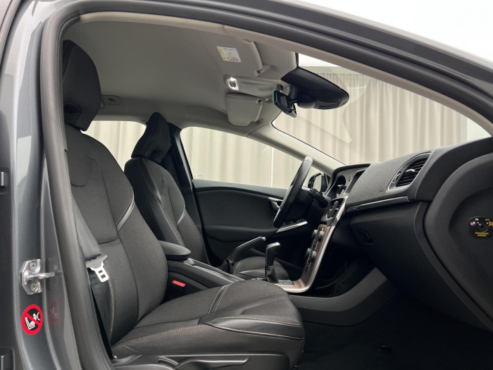 Volvo V40 CC D3 MOMENTUM 2.0 d CC CC Momentum