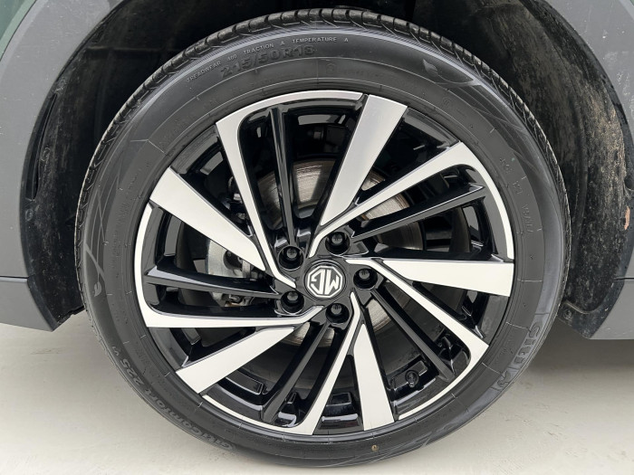 MG ZS 1.5 EXCLUSIVE HYBRID+ AUT CZ 1.5 Exclusive