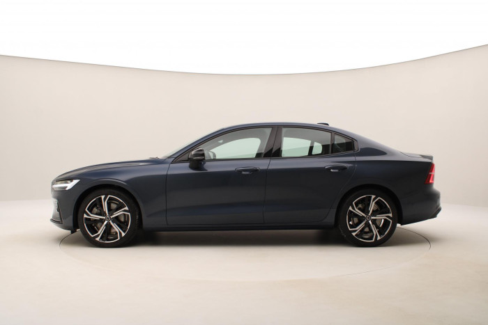 Volvo S60 B5 AWD ULTIMATE DARK REZERVACE