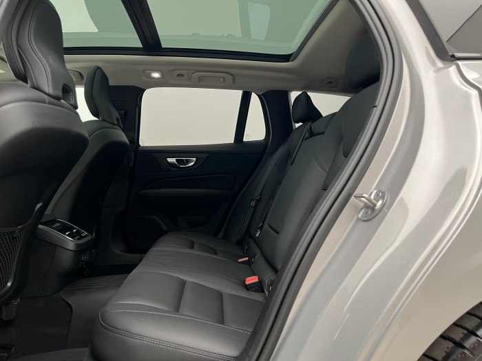 Volvo V60 B4 ULTIMATE DARK AUT 1.maj.
