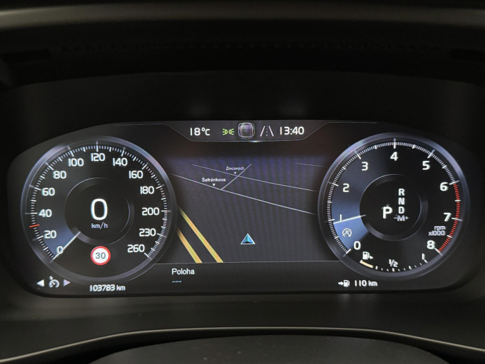 Volvo XC40 T3 R-DESIGN AUT CZ REZERVACE