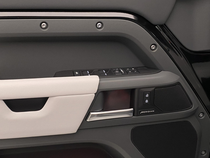 Land Rover Defender 110 D250X-DYNAMIC SE REZERVACE 3.0 d Dynamic SE