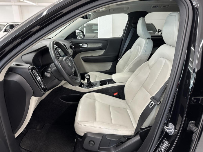Volvo XC40 D3 INSCRIPTION REZERVACE 2.0 d