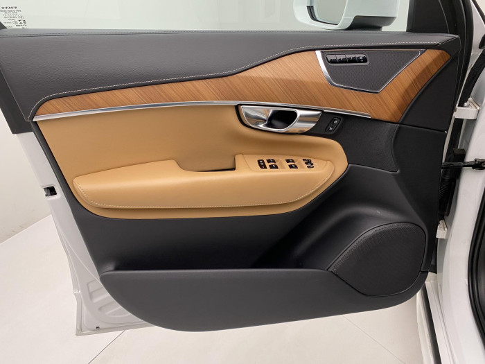 Volvo XC90 B5 AWD INSCRIPION AUT CZ