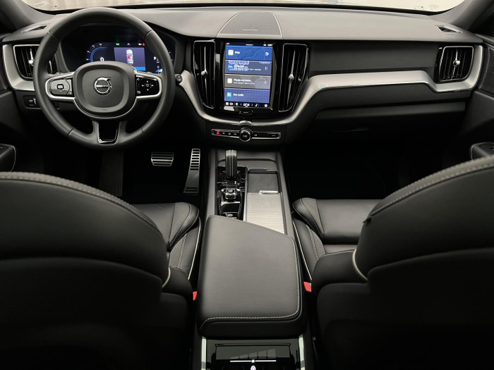 Volvo XC60 B5 AWD R-DESIGN AUT