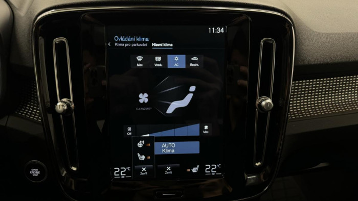 Volvo XC40 T4 R-DESIGN REZERVACE