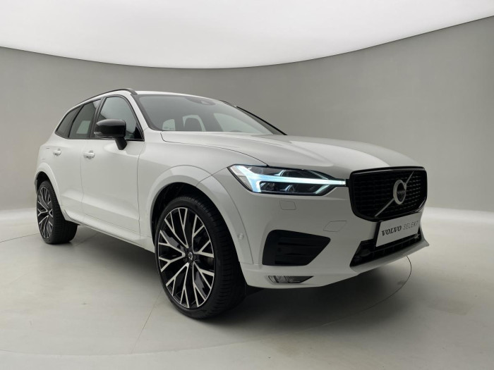 Volvo XC60 B5 AWD R-DESIGN AUT REZERVACE