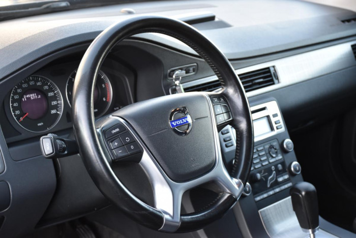 Volvo XC70 2.4D MOMENTUM AUT REZERVACE 2.4 d Momentum