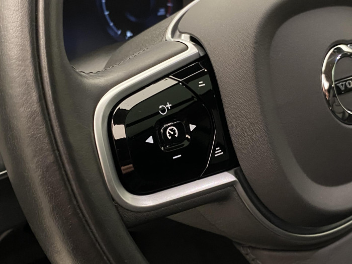 Volvo XC90 B6 AWD INSCRIPTION REZERVACE