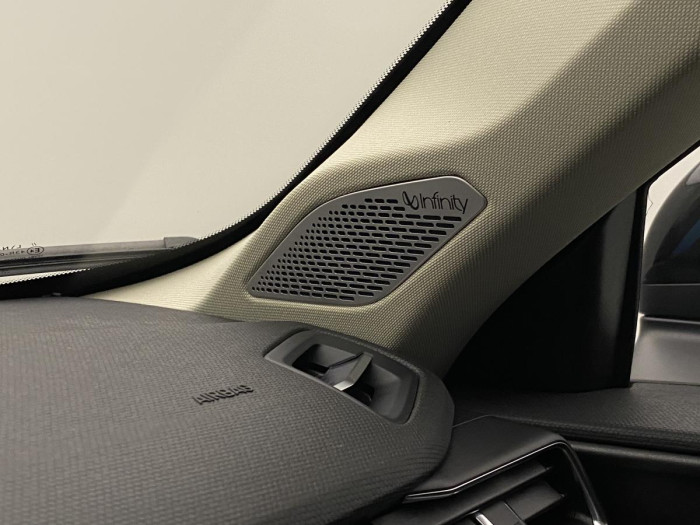 Lynk & Co 01 PHEV DCT AUT 1.maj. REZERVACE