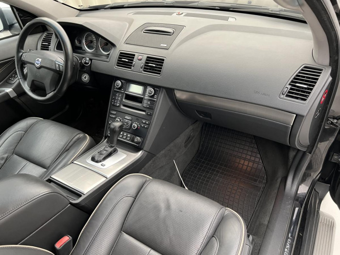 Volvo XC90 D5 AWD EXECUTIVE 7MÍSTNÁ AUT 2.4 d Executive