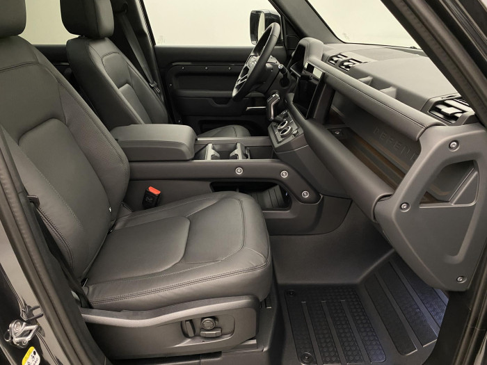 Land Rover Defender 110 D300 X-DYNAMIC HSE AWD AUT 3.0 d Dynamic