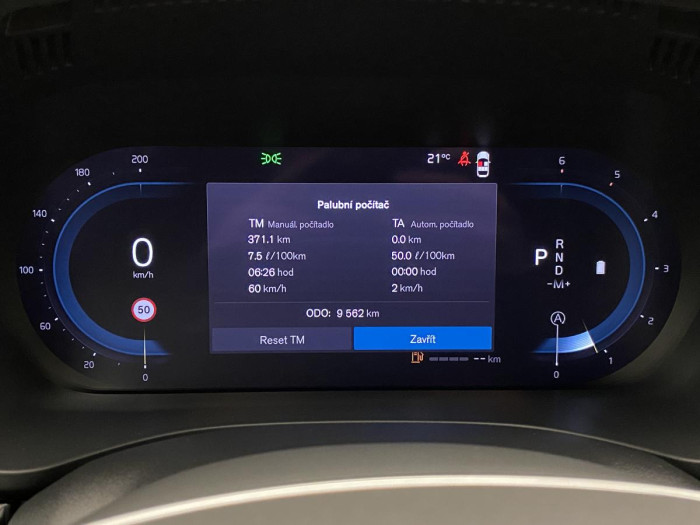 Volvo XC60 B4 AWD PLUS DARK AUT REZERVACE