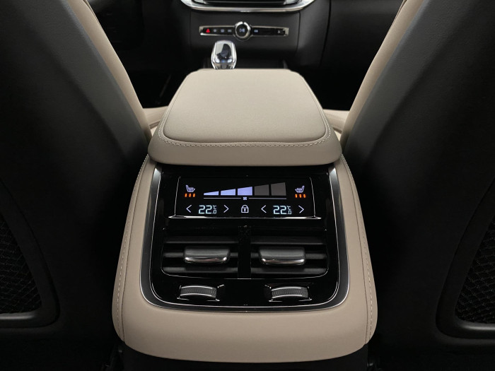 Volvo XC90 T8 AWD RECHARGE DARK PLUS 7m