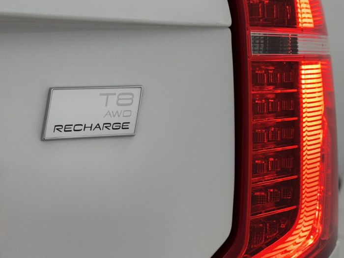 Volvo XC90 T8 AWD RECHARGE REZERVACE