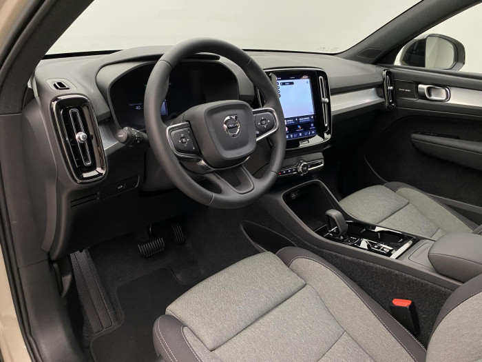 Volvo XC40 B3 AUT DARK PLUS