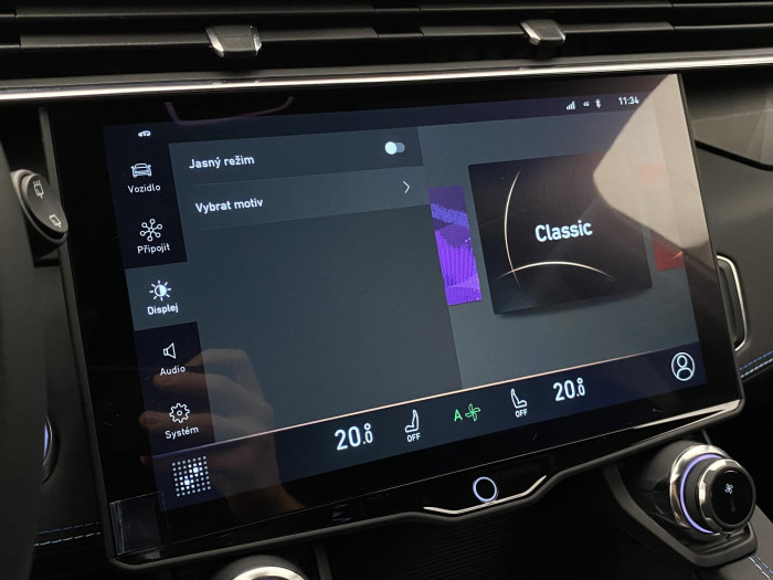 Lynk & Co 01 PHEV DCT REZERVACE