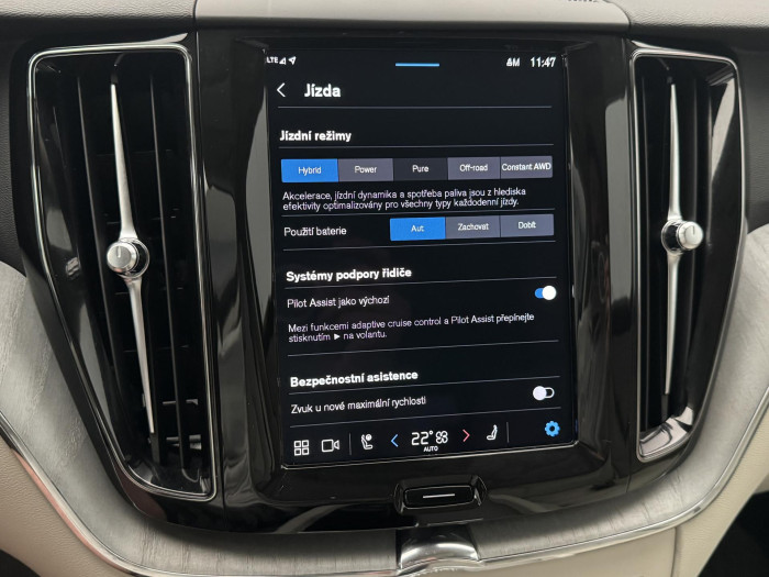 Volvo XC60 T6 AWD RECHARGE DARK 1.maj