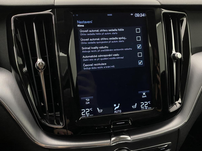 Volvo XC60 D4 MOMENTUM PRO AUT REZERVACE 2.0 d Momentum