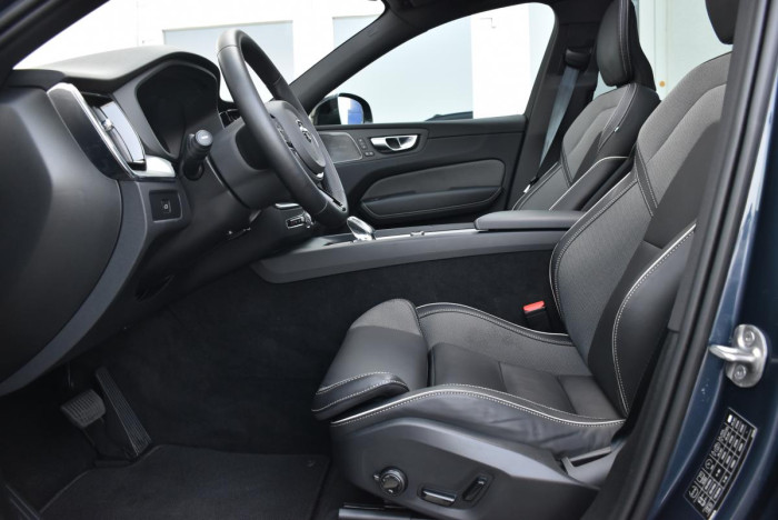Volvo XC60 B4 AWD DARK PLUS REZERVACE 2.0 Plus