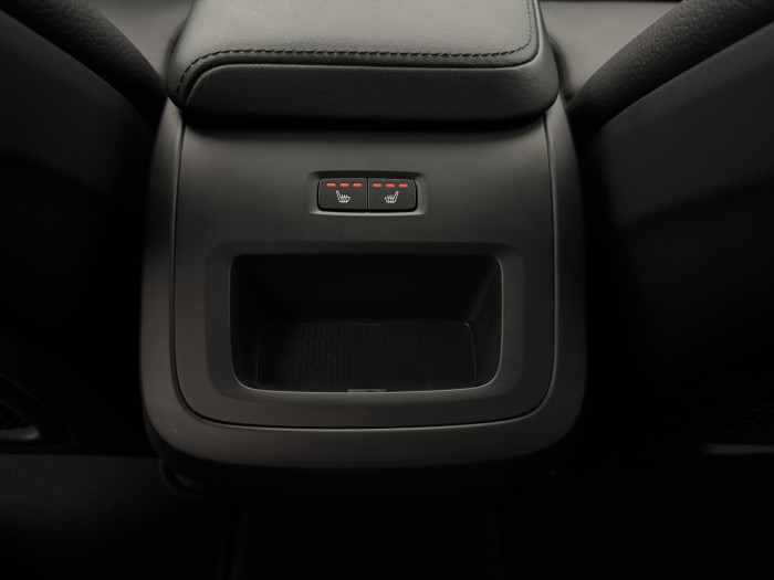 Volvo XC60 B4 AWD DARK PLUS REZERVACE