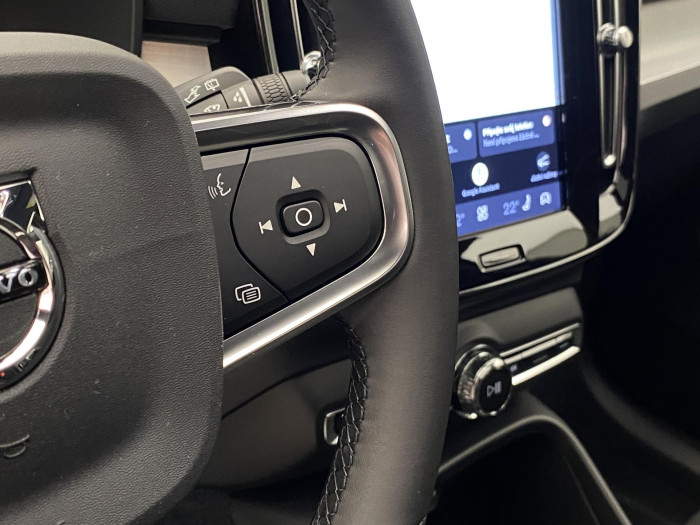 Volvo XC40 B3 AUT PLUS BLACK EDITION