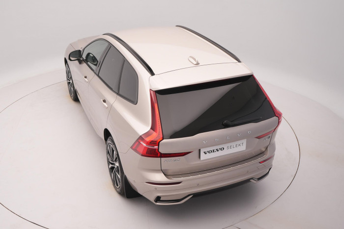 Volvo XC60 B4 AWD PLUS DARK AUT 1. maj.