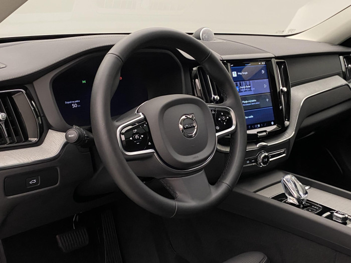 Volvo XC60 B5 AWD ULTRA DARK AUT CZ 1.maj