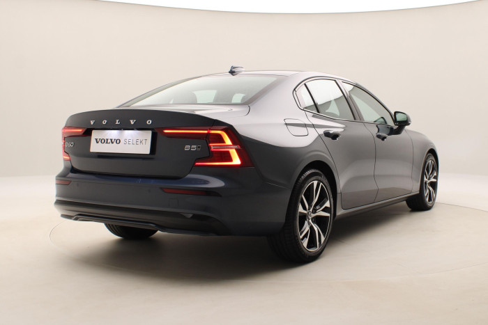 Volvo S60 B5 AWD ULTIMATE DARK AUT 1.maj