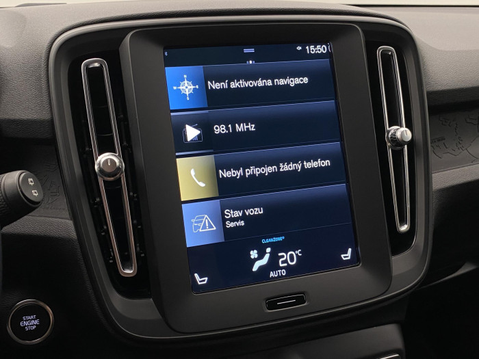 Volvo XC40 T3 KINETIC AUT CZ REZERVACE