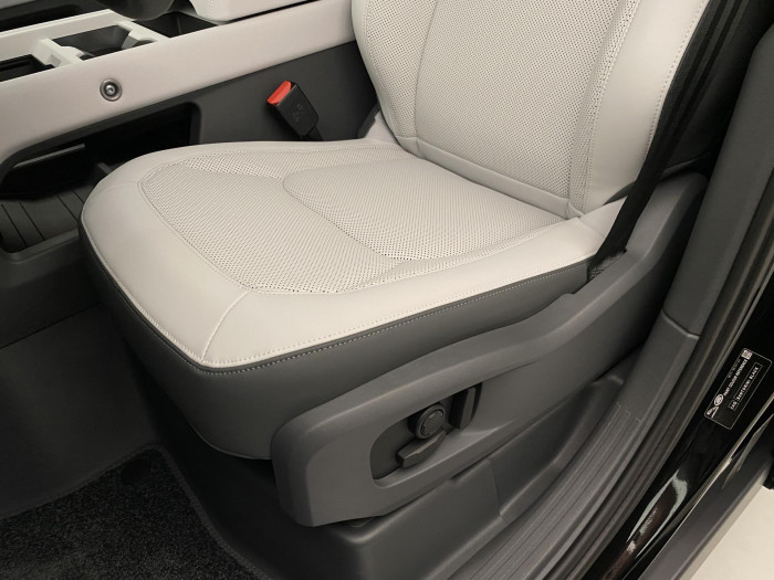 Land Rover Defender 110 D250X-DYNAMIC SE REZERVACE 3.0 d Dynamic SE