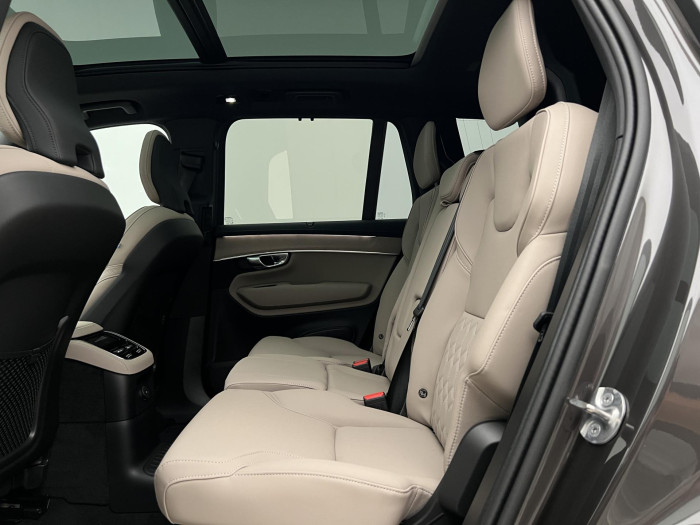Volvo XC90 T8 AWD RECHARGE PLUS DARK AUT